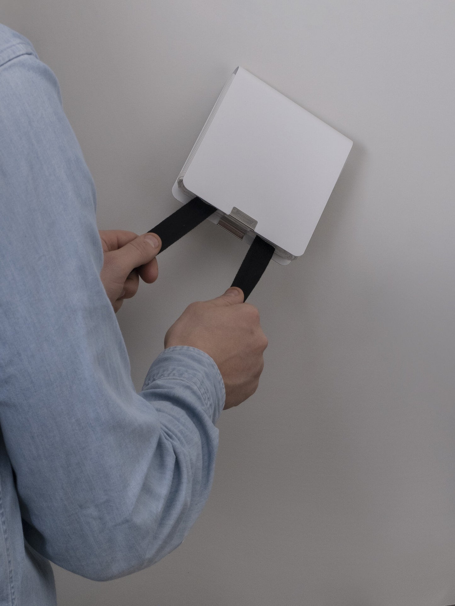 Housegard Mantle, brannteppe i metalldeksel, 120x120 cm, hvit